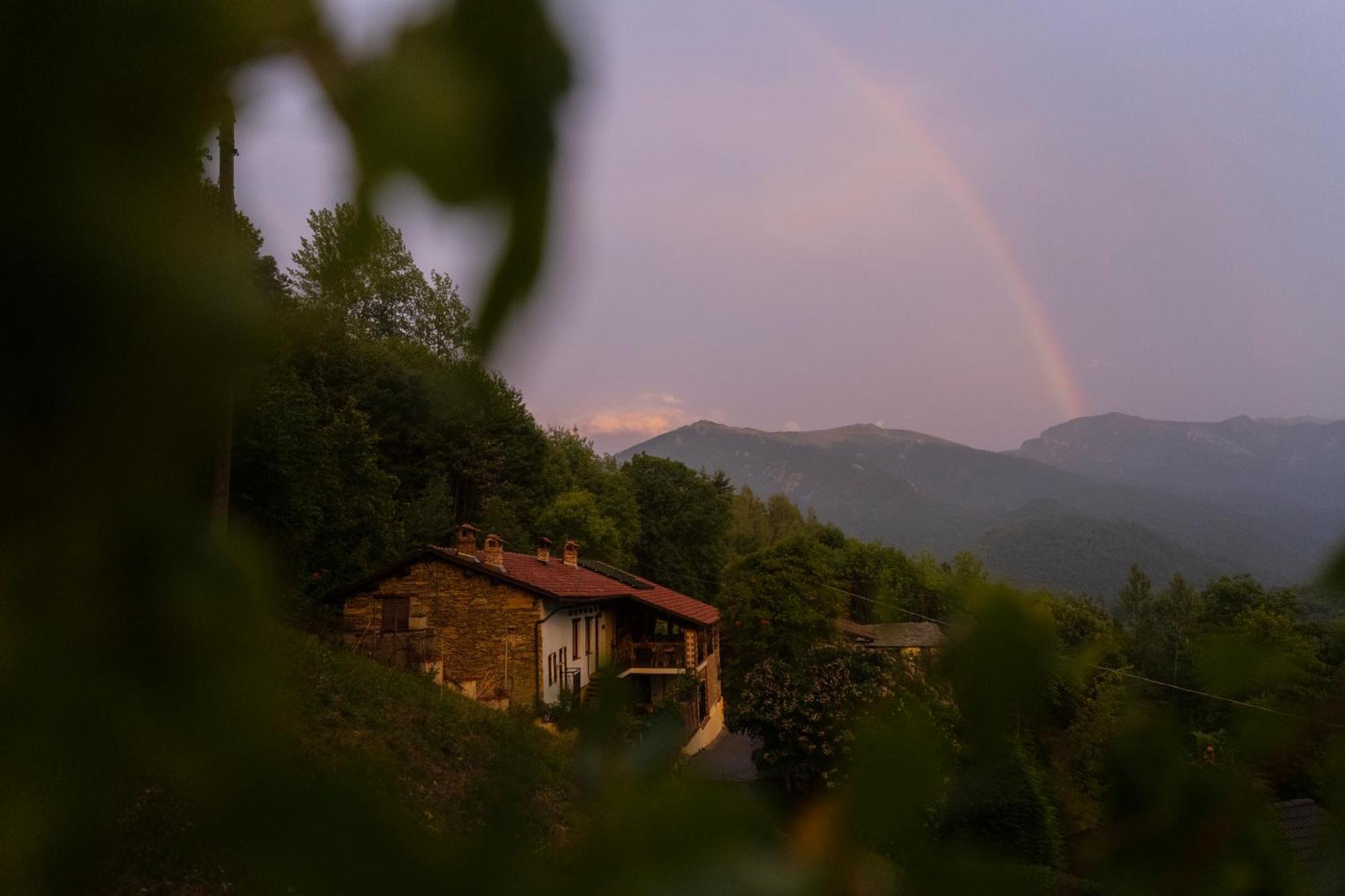 Iduevagamondi - Ospitalita Rurale Famigliare Di Montagna Bed & Breakfast Chiusa di Pesio Ngoại thất bức ảnh